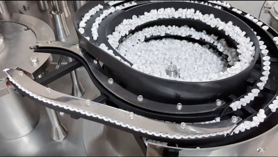 Máy nhồi và chèn ống tiêm đã được lấp đầy