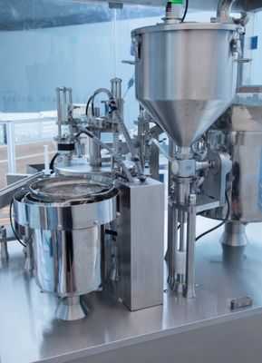 Máy chiết rót xi lanh bơm tiêm tự động 220V 380V Đã được chứng nhận CE