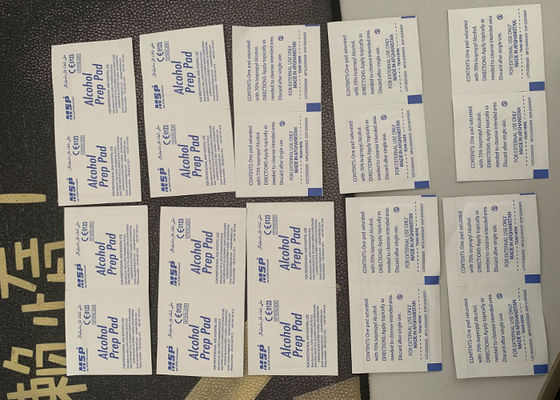 Máy đóng gói miếng lót chuẩn bị cồn nằm ngang 4 mặt niêm phong 300-500L / phút