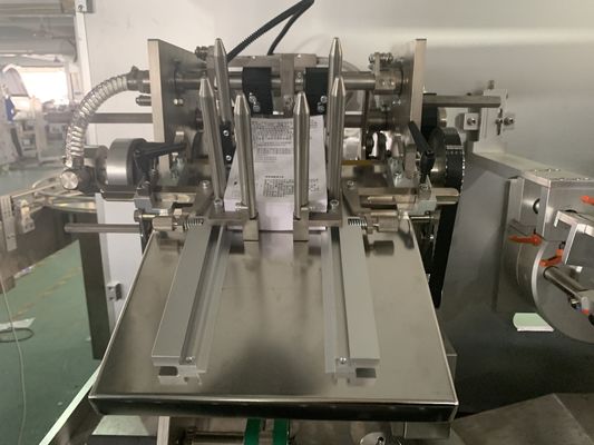 Màn hình cảm ứng Máy lau ướt tự động liên tục và mặt nạ Máy đóng gói 120 hộp / phút