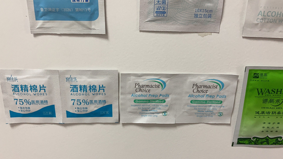 Máy làm khăn giấy ướt nằm ngang Hệ thống điều khiển lập trình PLC / máy đóng gói khăn lau chạy bằng điện
